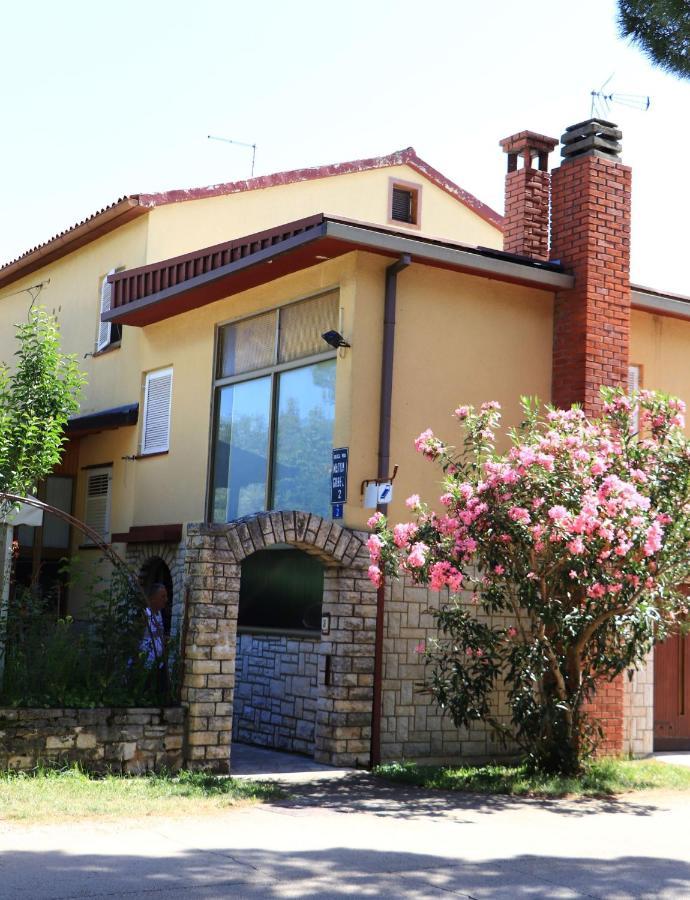 Family Rooms Moela Umag Exterior foto